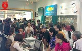 Sợ bị cắt thuê bao, người dân Hà Nội đổ xô đi chụp ảnh chân dung